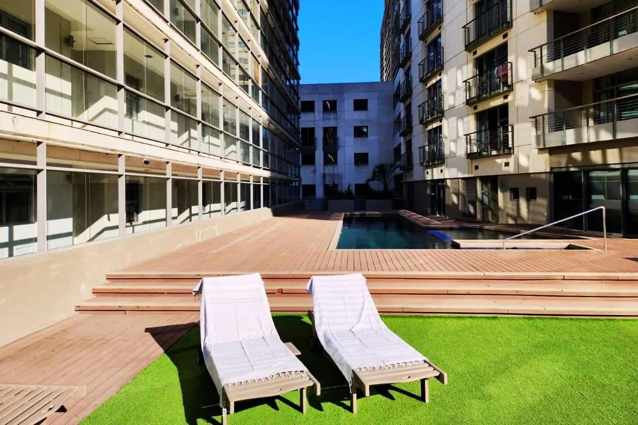 Picturesque Luxury Studio In The Icon Aparthotel Cape Town Apartment